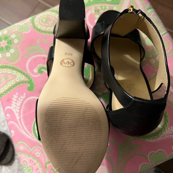 MICHAEL KORS SANDALS SIZE 6.5 - Picture 3 of 4